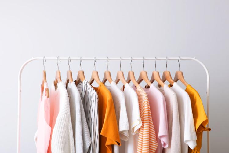 CLOTHING & FOOTWEAR